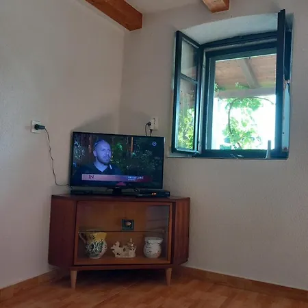 Loznati 펜션 크레스