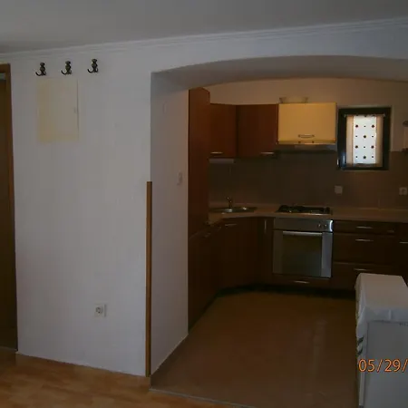 펜션 Loznati 크레스